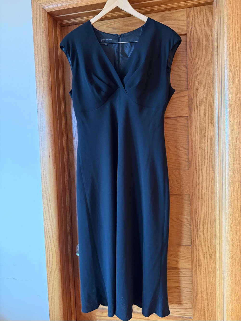 Jones New York Black V-Neck Midi Dress with Cap Shoulders
